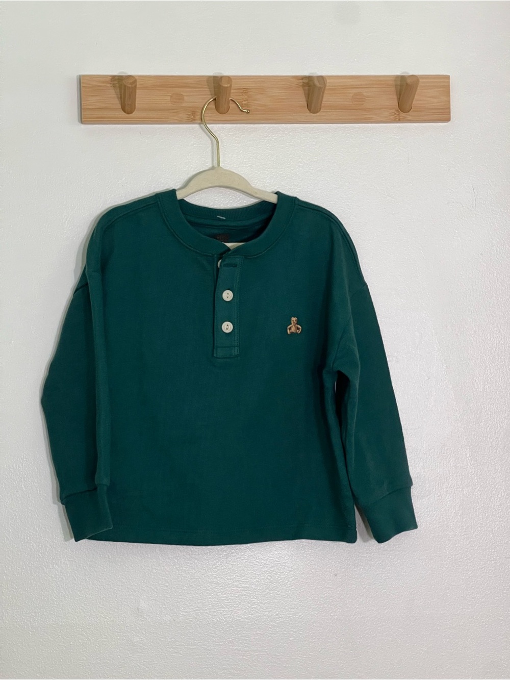 GAP Forest hunter Green Long-Sleeve Henley Tee 100% cotton never worn size 2T